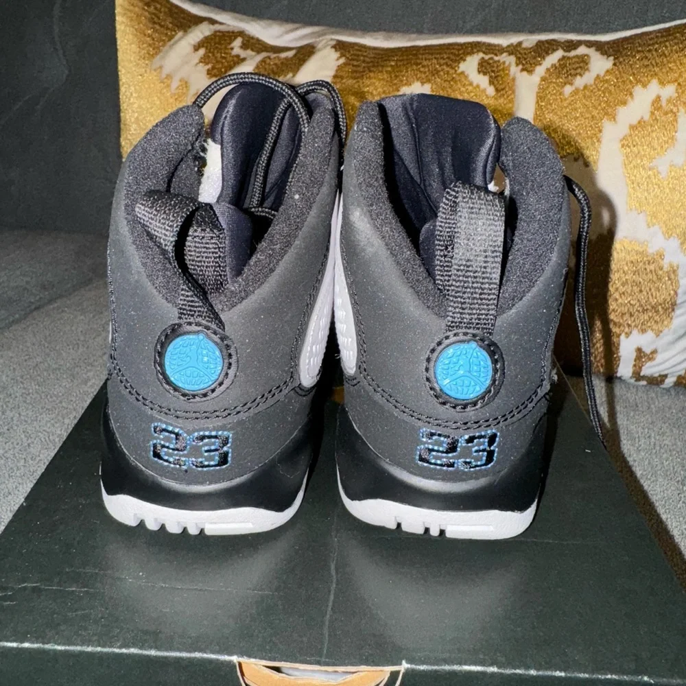 Retro 9 - Picture 4 of 5